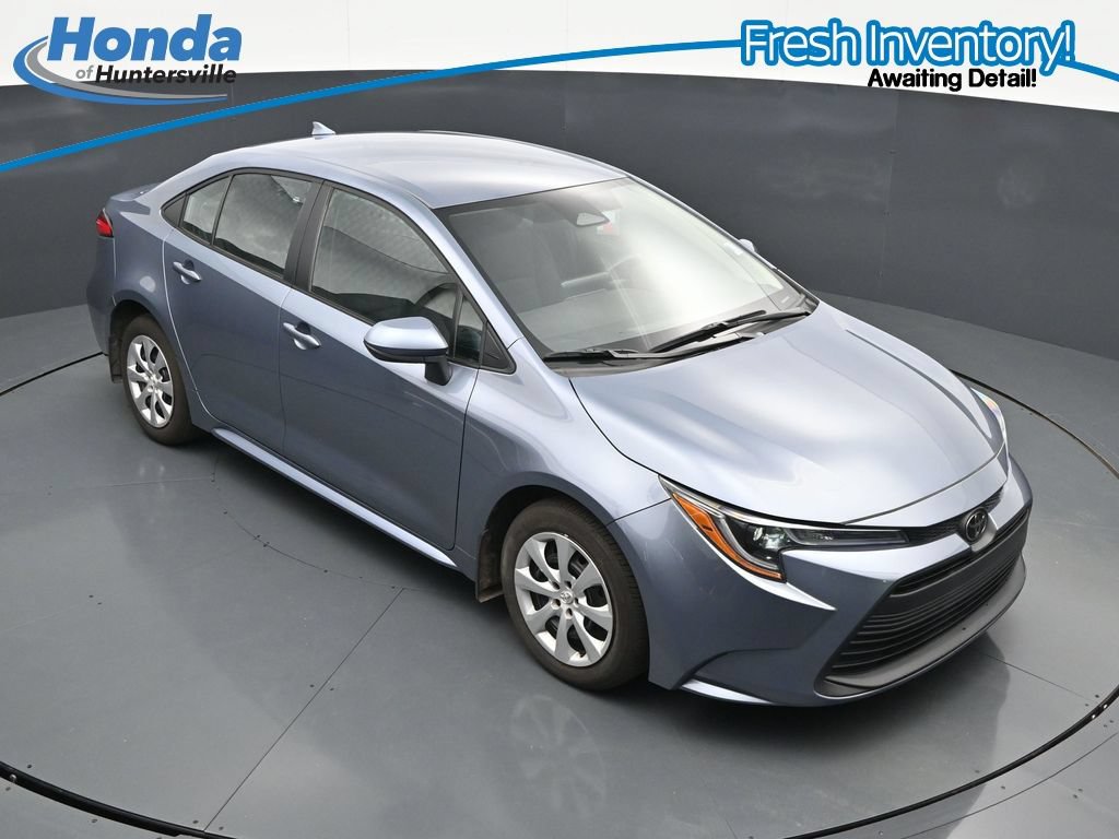 Used 2025 Toyota Corolla LE FWD image 16