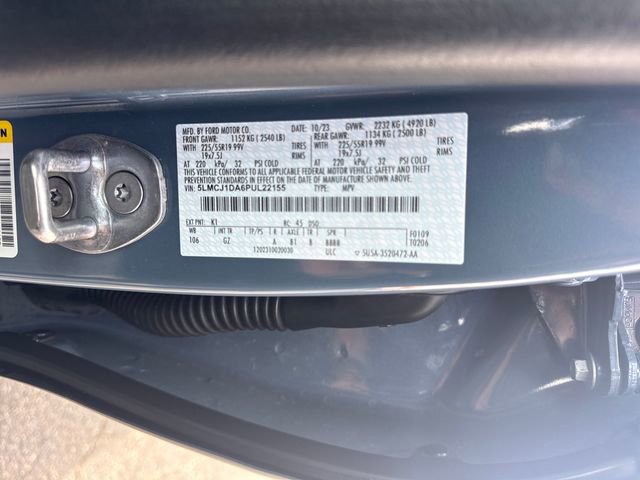 Used 2023 Lincoln Corsair AWD w/ Equipment Group 101A image 35