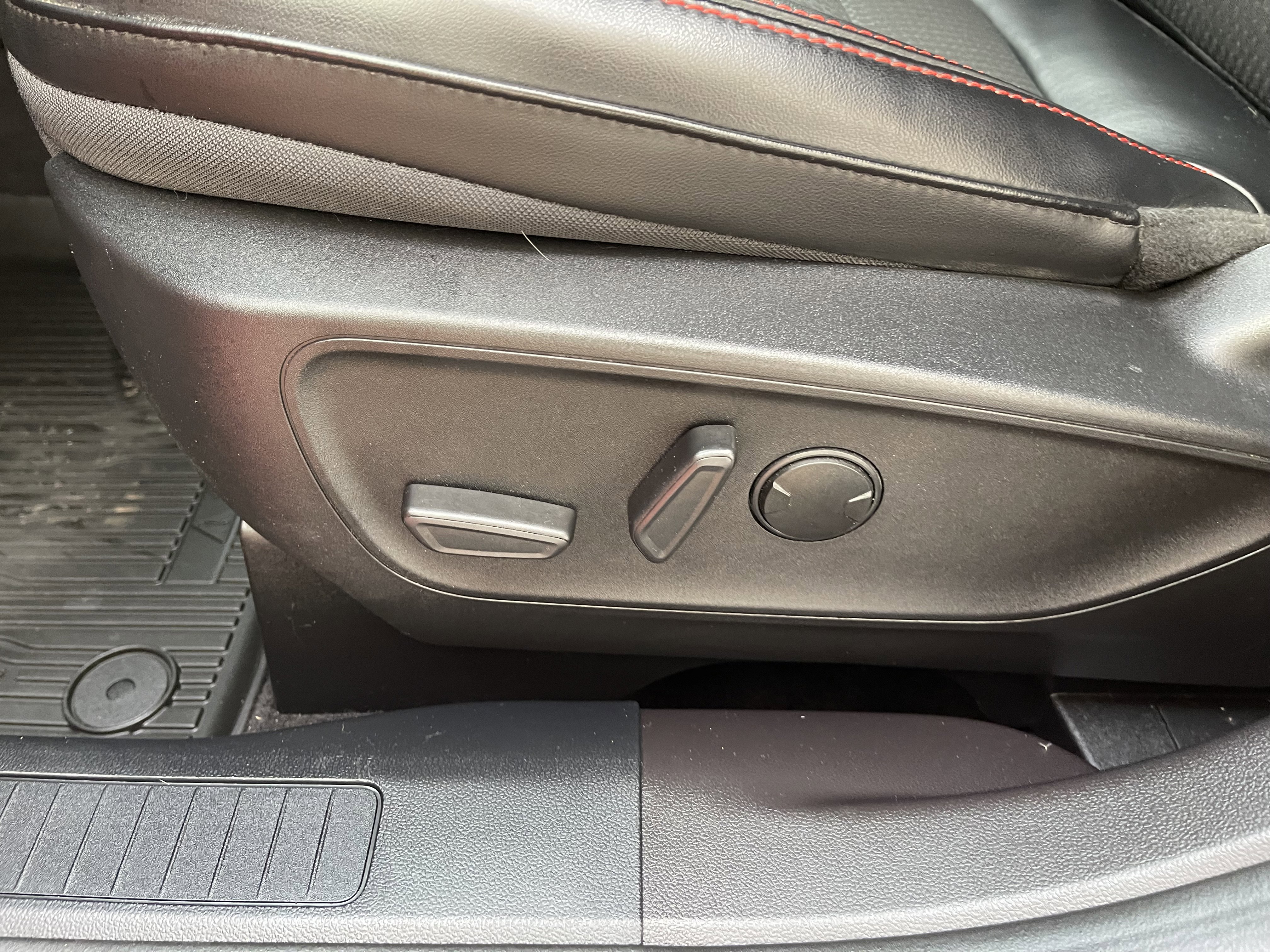 Used 2023 Ford Escape ST-Line image 9