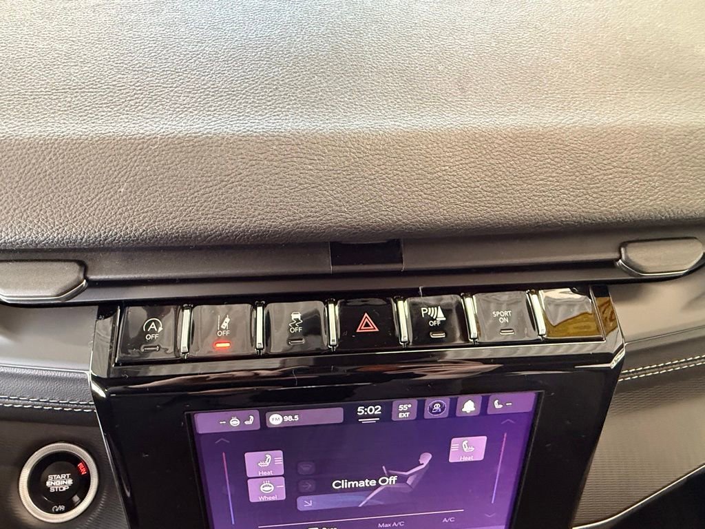 Used 2025 Jeep Grand Cherokee Altitude AWD/4WD image 32