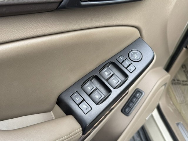 Used 2016 GMC Yukon SLT w/ Open Road Package image 9