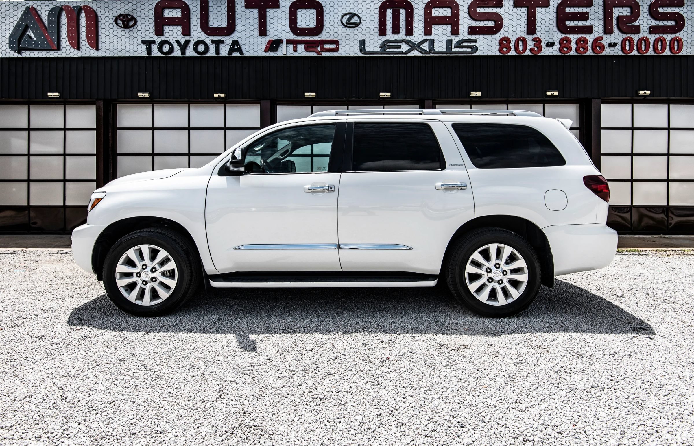 Used 2020 Toyota Sequoia Platinum RWD image 2