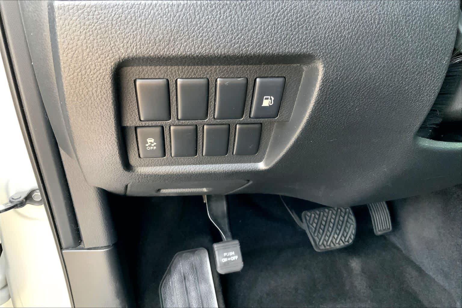 Used 2013 Nissan Murano SV AWD/4WD image 32