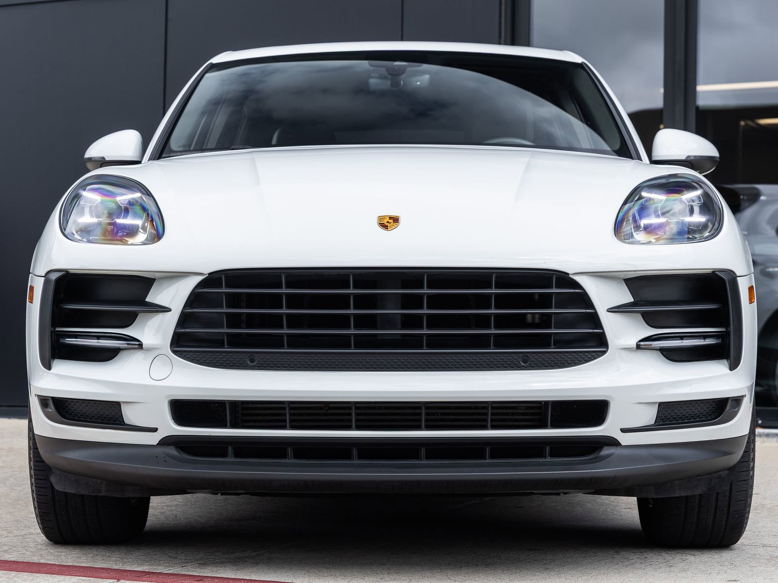 Certified 2021 Porsche Macan AWD/4WD image 8