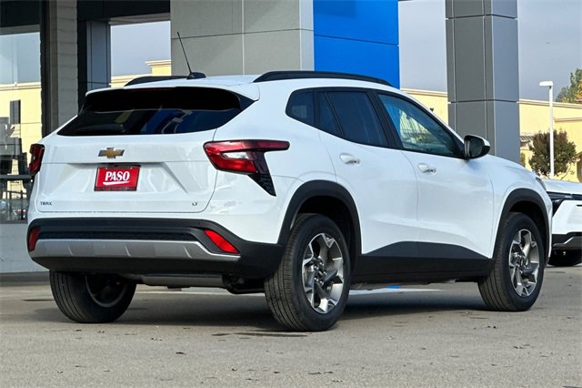 New 2026 Chevrolet Trax LT w/ Driver Confidence Package image 5