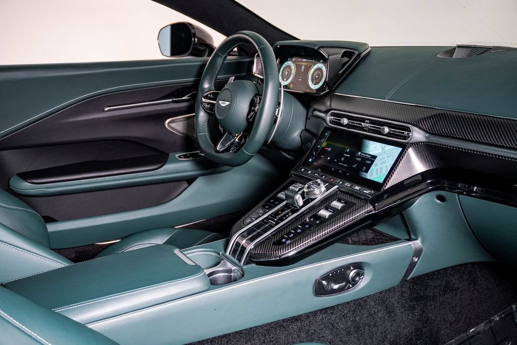 Used 2025 Aston Martin V8 Vantage Coupe RWD image 16