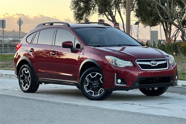 Used 2017 Subaru Crosstrek 2.0i Premium image 1