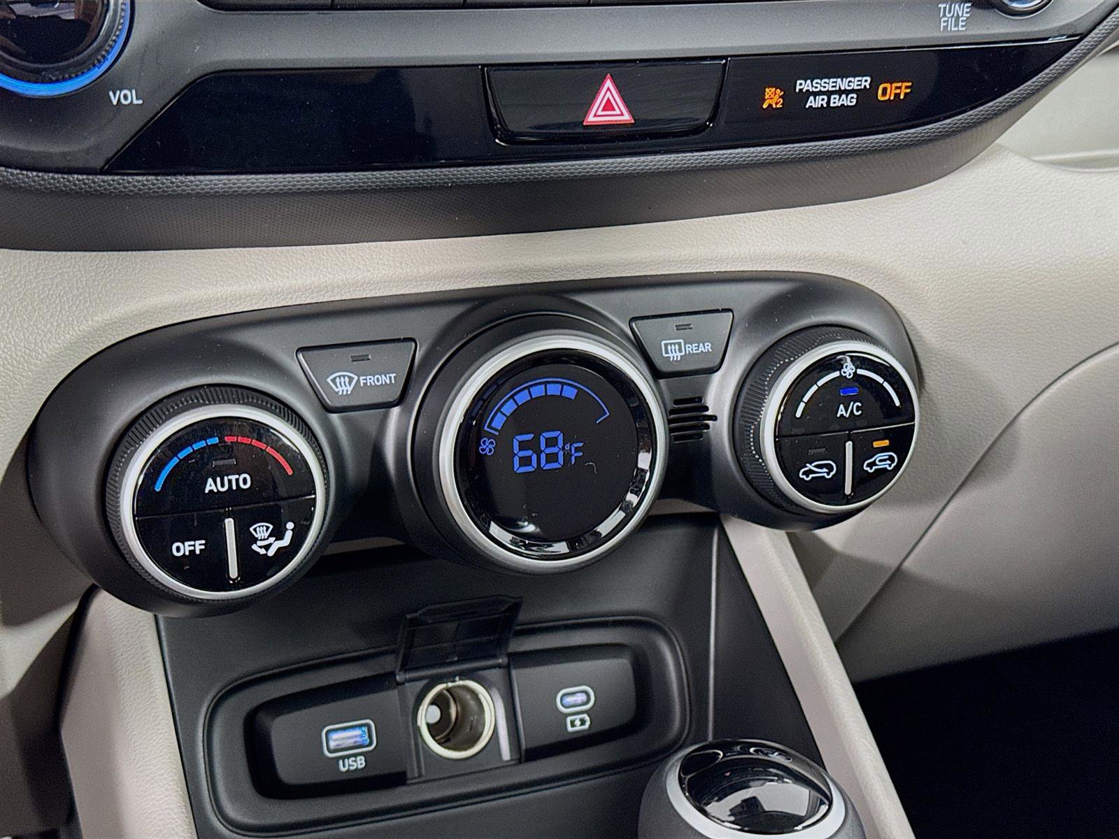 New 2025 Hyundai Venue SEL image 16