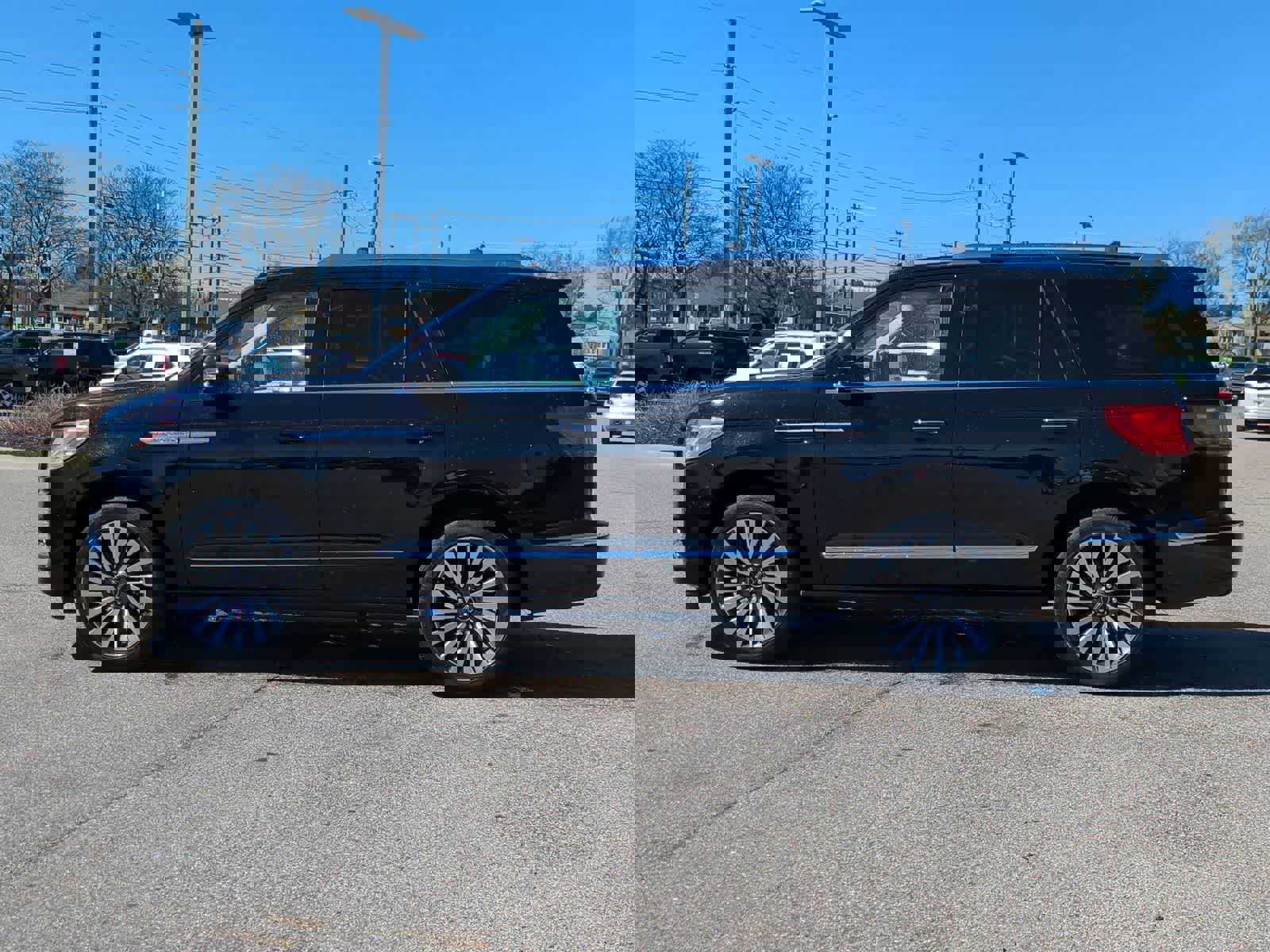 Used 2021 Lincoln Navigator Reserve w/ Luxury Package AWD/4WD image 5