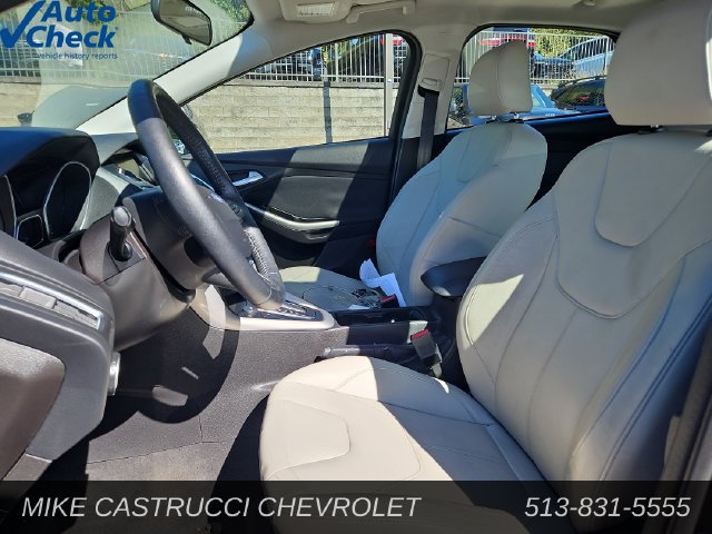 Used 2015 Ford Focus Titanium w/ Titanium Cold Weather Package FWD image 24