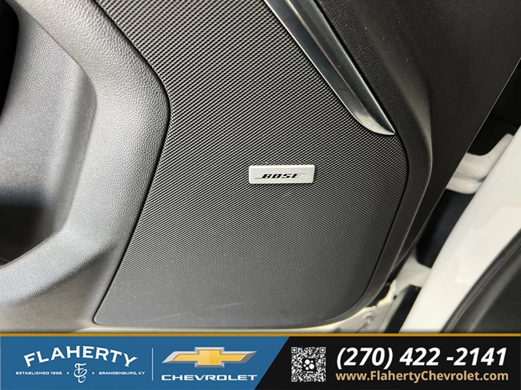 Used 2025 GMC Yukon XL Denali AWD/4WD image 23