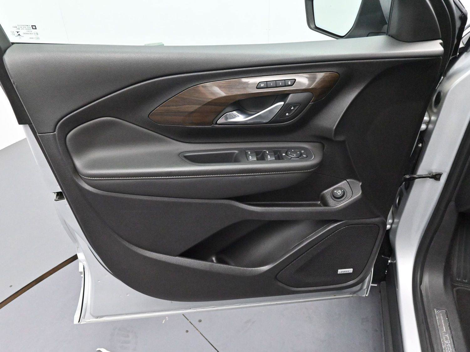 Used 2020 GMC Terrain Denali w/ Denali Premium Package image 11