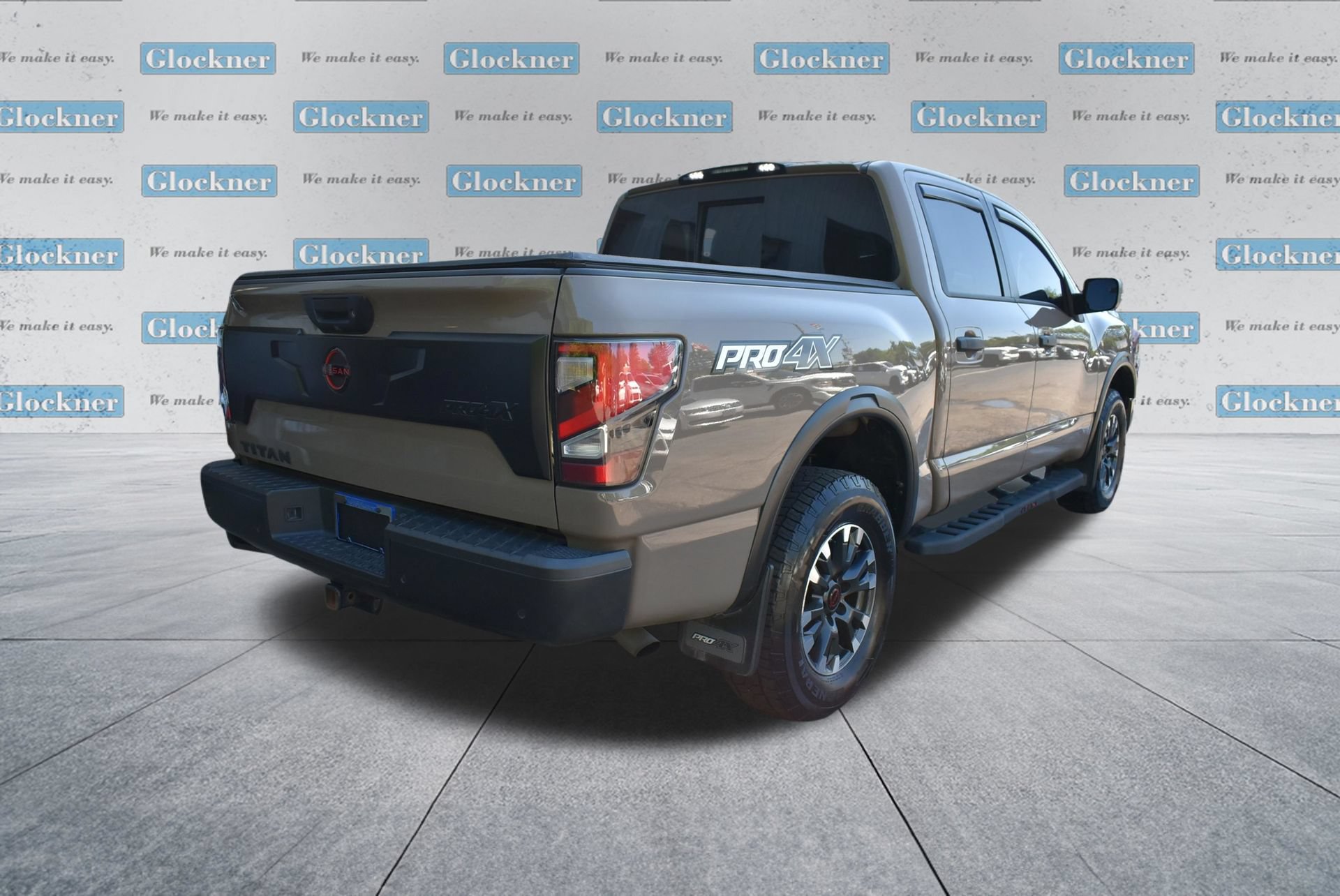 Used 2024 Nissan Titan PRO-4X w/ Pro-4x Convenience Package AWD/4WD image 6