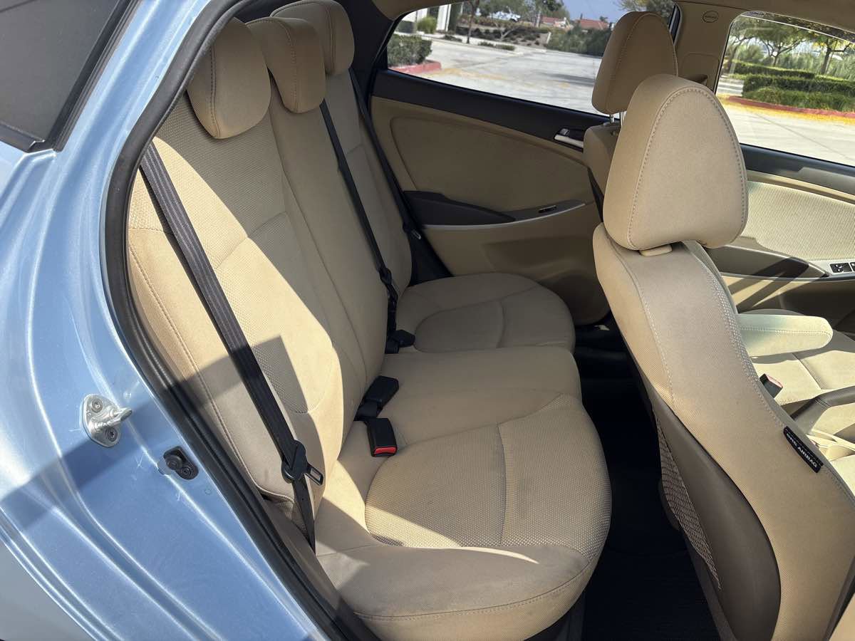 Used 2013 Hyundai Accent GLS FWD image 14