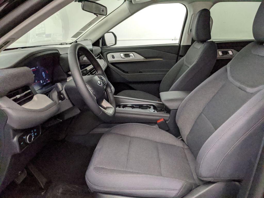 New 2025 Ford Explorer Active image 22