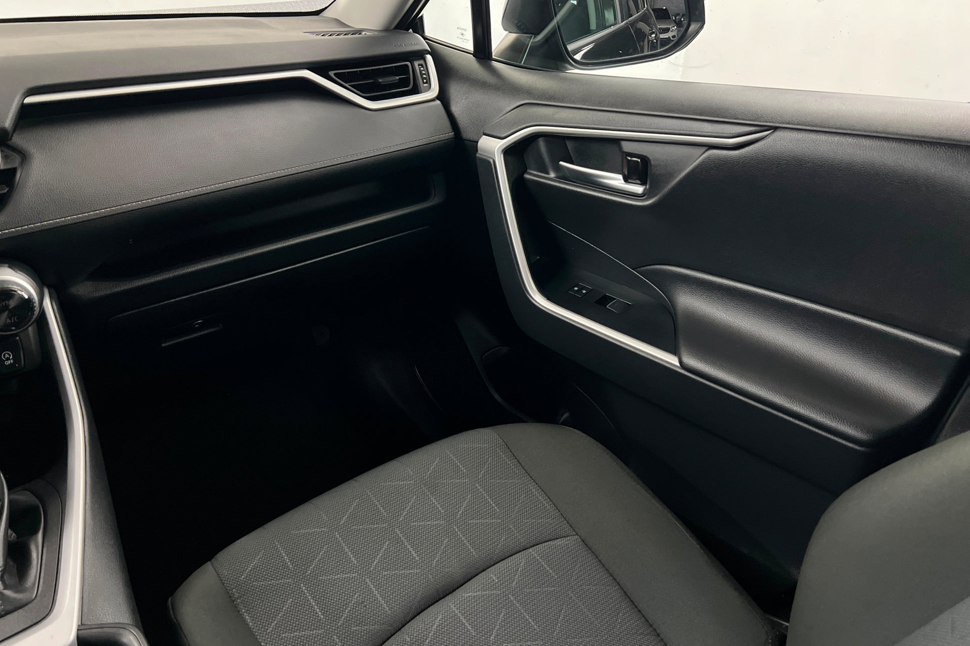 Certified 2025 Toyota RAV4 XLE AWD/4WD image 11