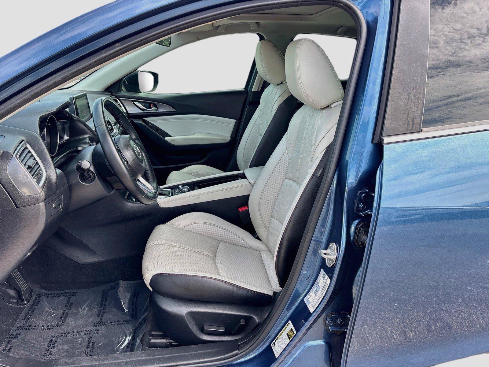 Used 2018 MAZDA MAZDA3 Grand Touring FWD image 21