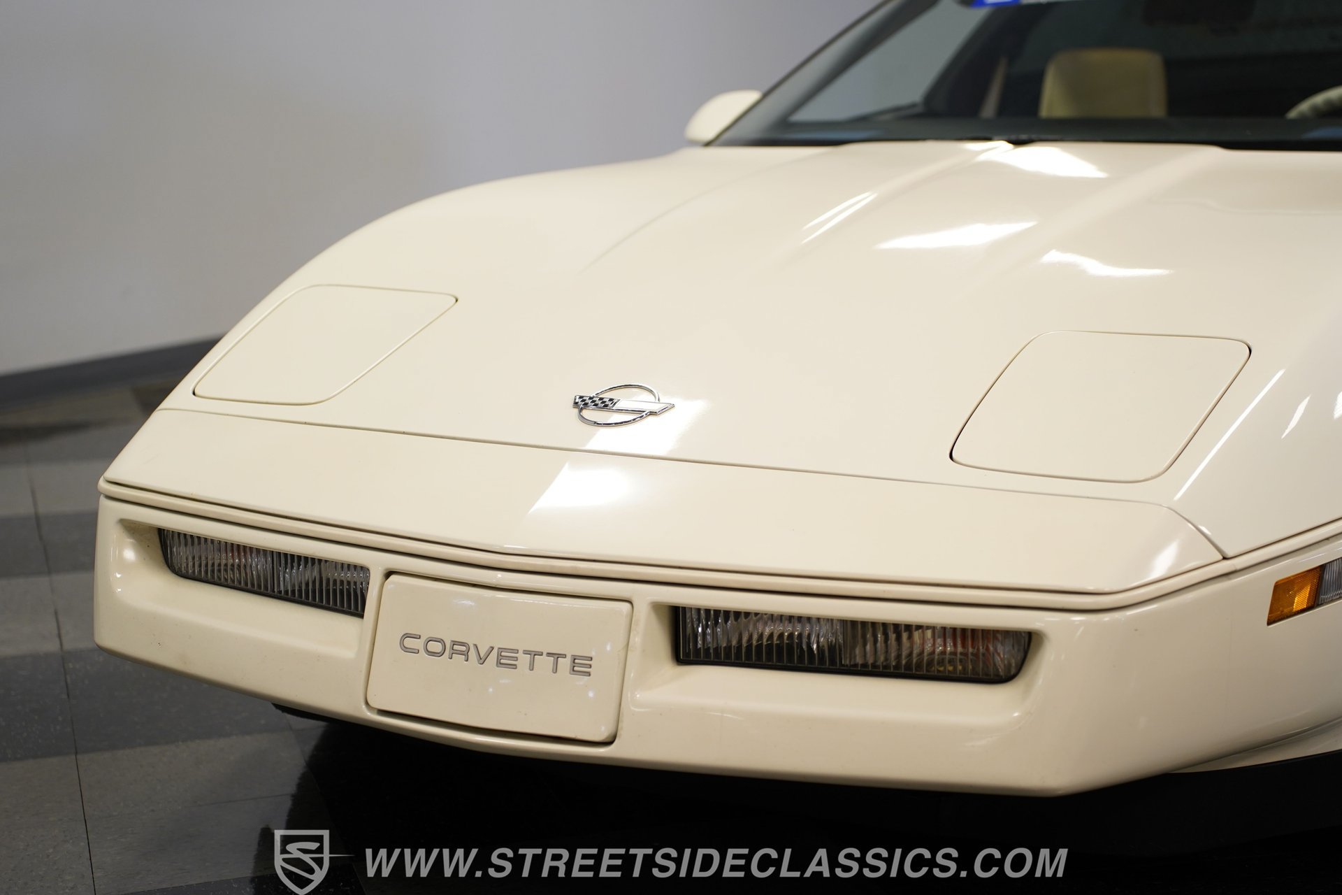 Used 1988 Chevrolet Corvette Coupe RWD image 20