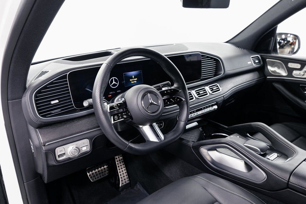 Certified 2026 Mercedes-Benz GLS 450 4MATIC image 9