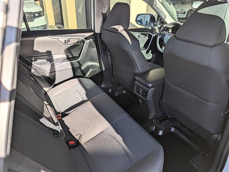 Used 2023 Toyota RAV4 LE AWD/4WD image 29
