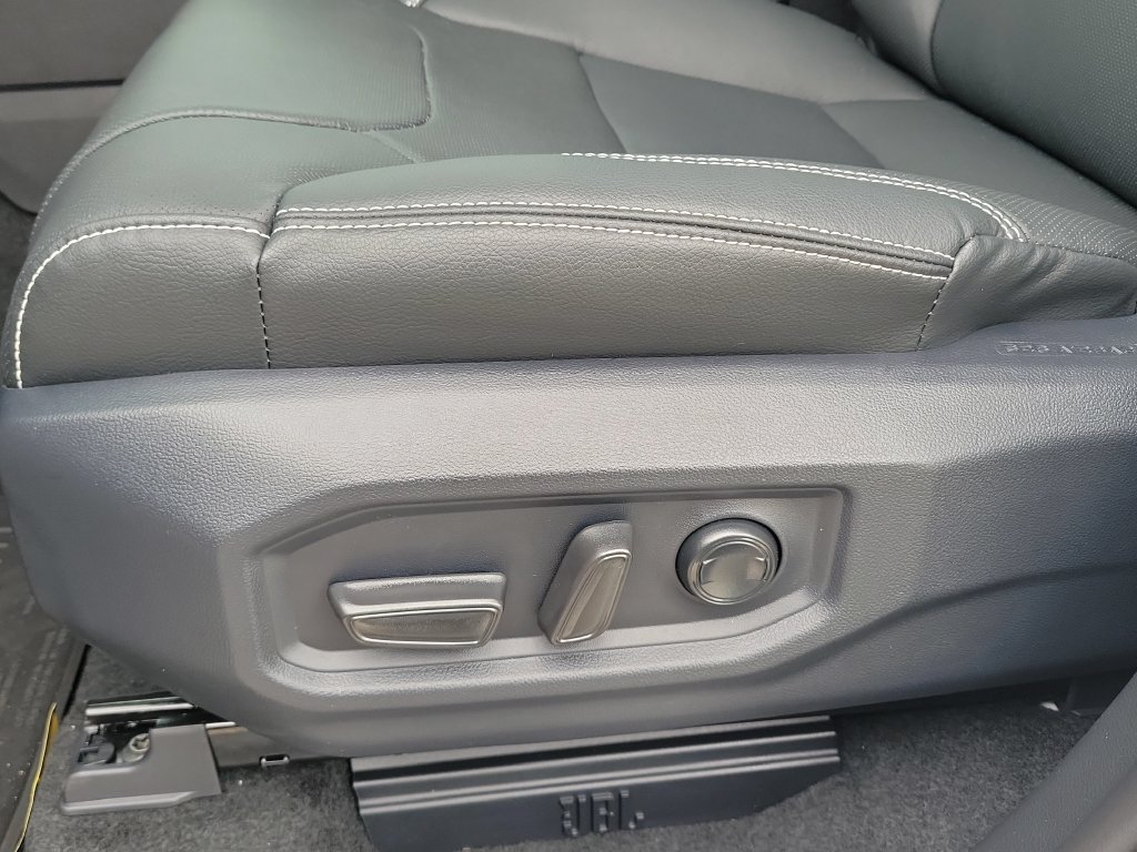 New 2026 Toyota Tundra Limited AWD/4WD image 22