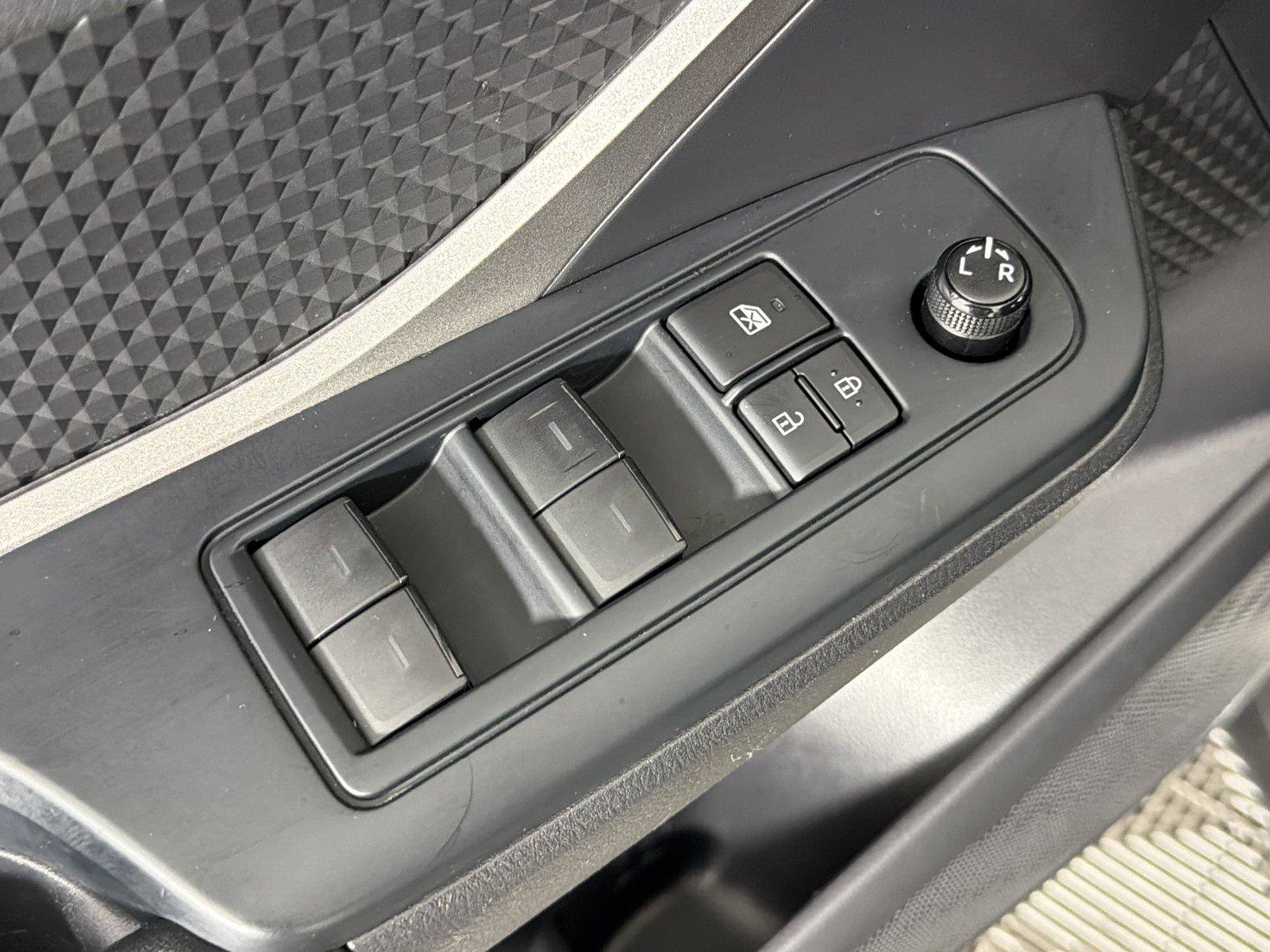 Used 2021 Toyota C-HR LE FWD image 30