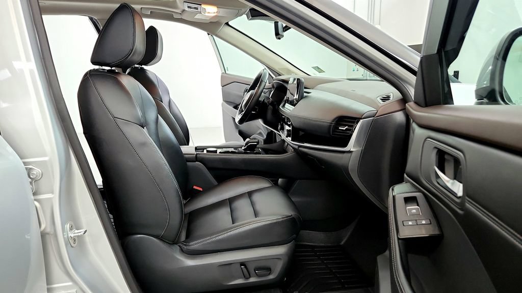 Used 2022 Nissan Rogue SL w/ SL Premium Package AWD/4WD image 17