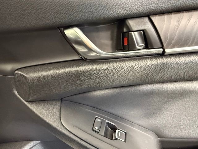 Used 2022 Honda Accord EX-L image 32