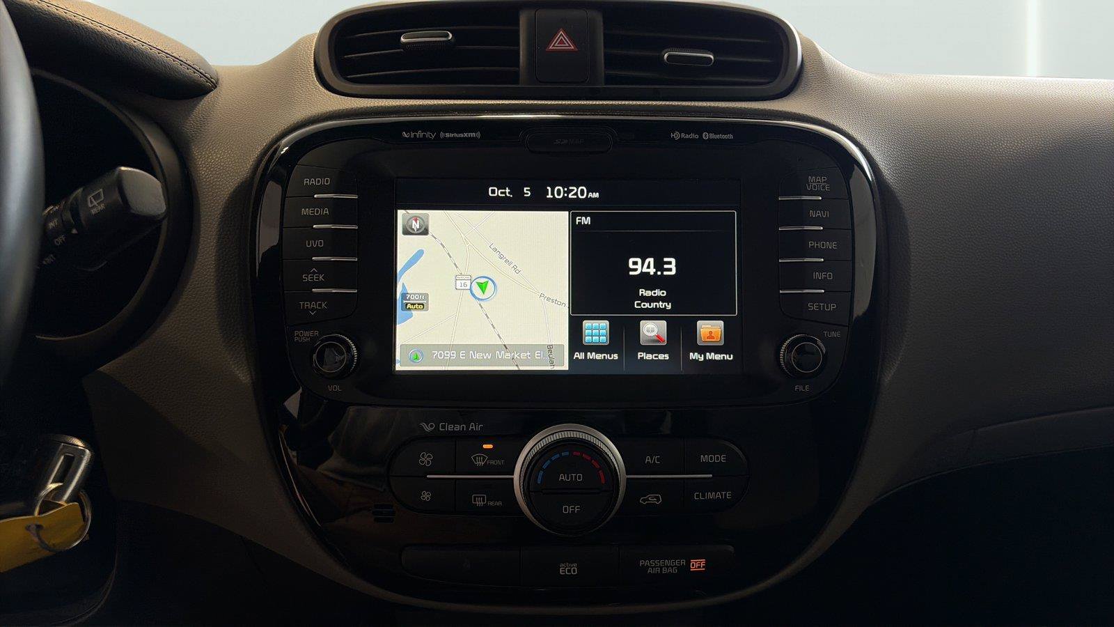 Used 2016 Kia Soul + w/ Audio Package FWD image 18