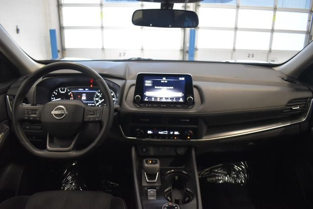 Used 2025 Nissan Rogue SV AWD/4WD image 5
