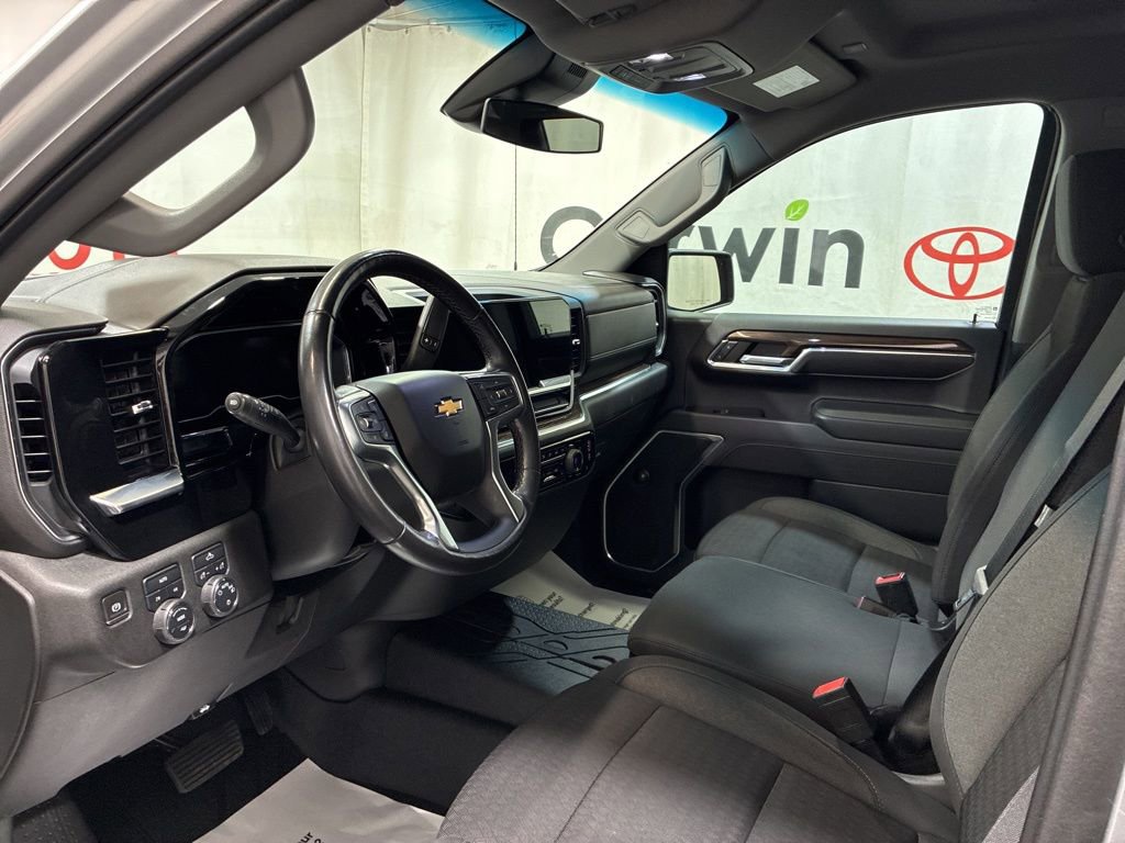 Used 2022 Chevrolet Silverado 1500 LT AWD/4WD image 24