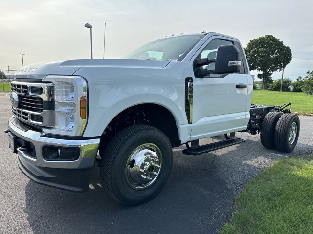 New 2024 Ford F350 XL w/ XL Chrome Package image 8