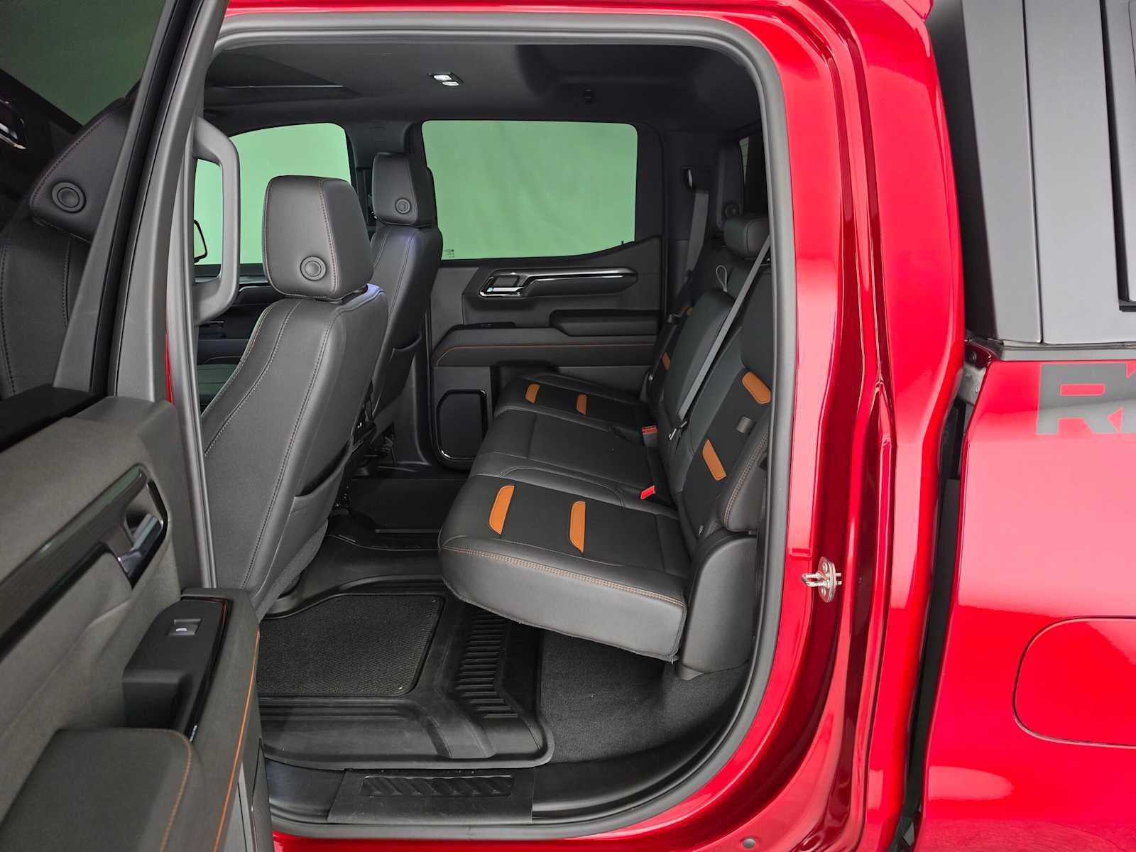 Used 2024 GMC Sierra 1500 AT4 w/ Technology Package AWD/4WD image 16