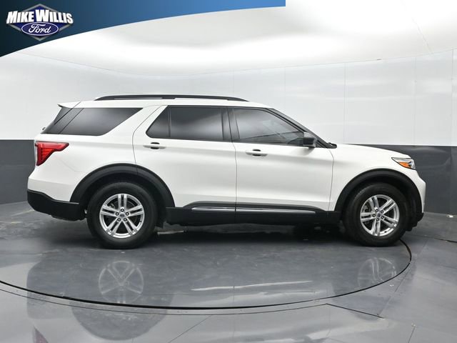 Used 2024 Ford Explorer XLT image 8