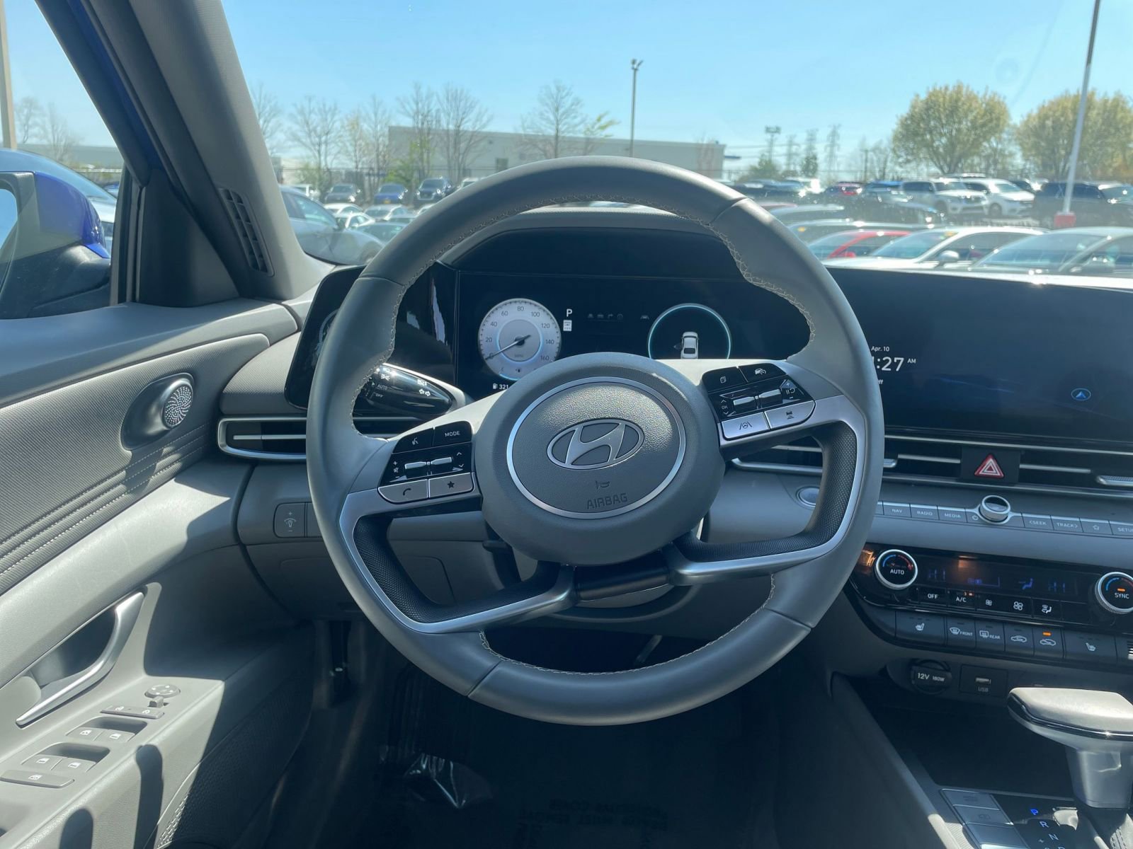 Used 2025 Hyundai Elantra SEL image 35