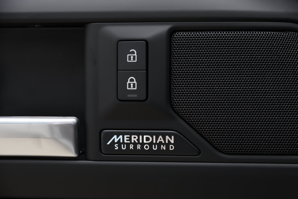New 2026 Land Rover Defender 110 X-Dynamic SE AWD/4WD image 28