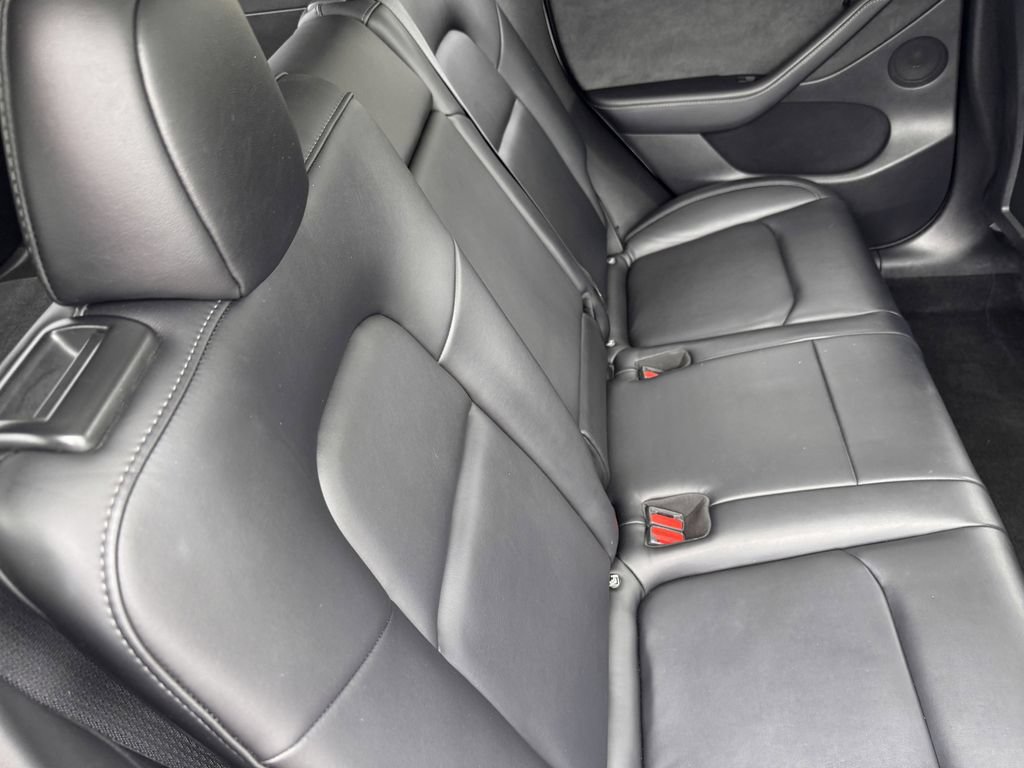 Used 2022 Tesla Model Y Performance AWD/4WD image 27