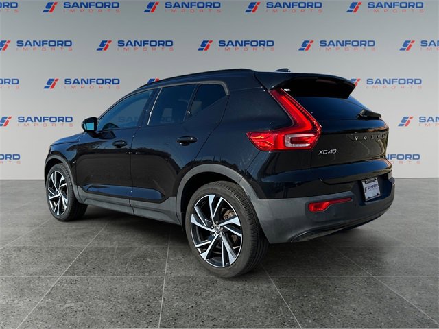 Used 2021 Volvo XC40 T5 R-Design w/ Climate Package image 3