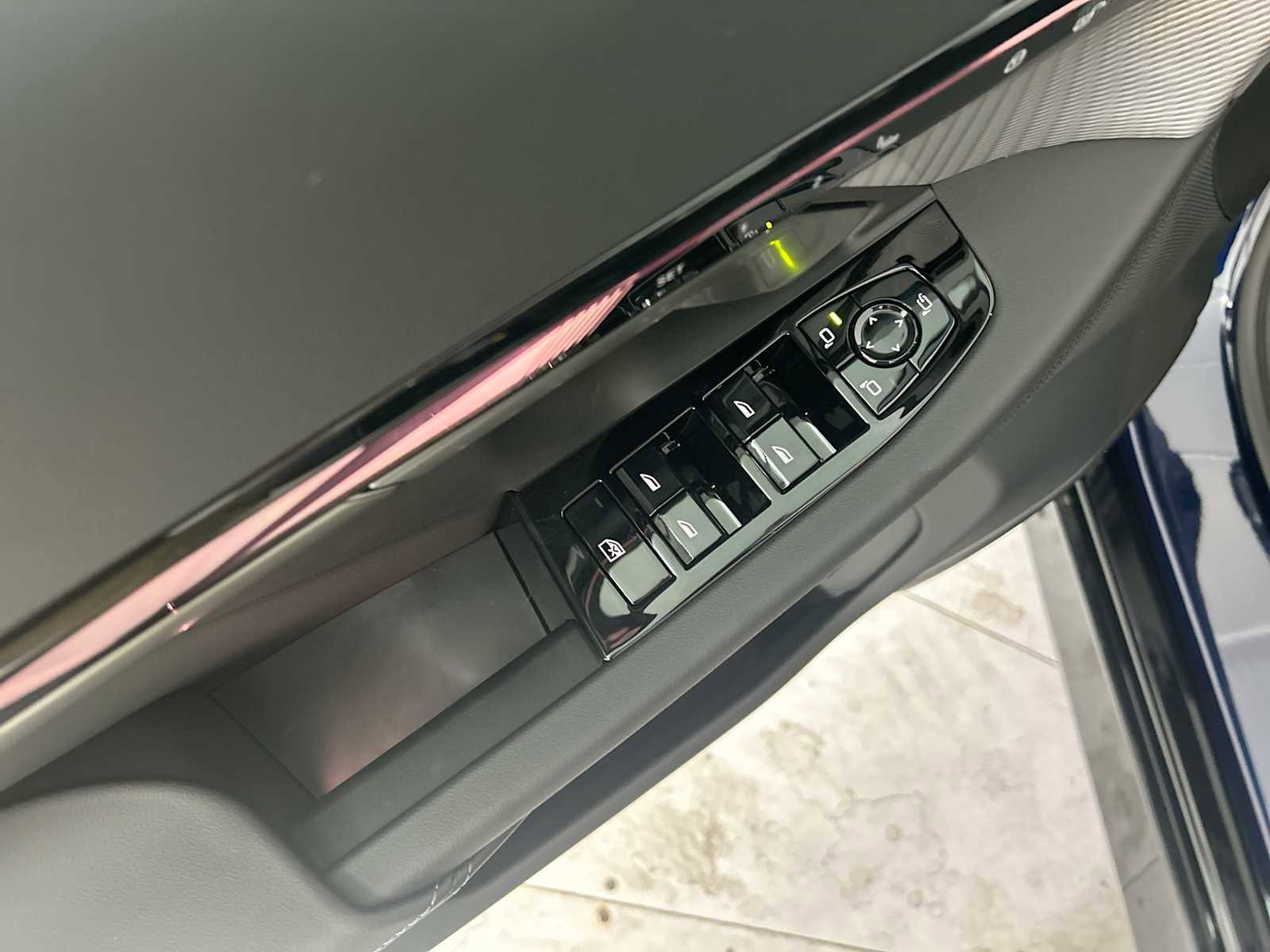 New 2026 BMW 550e xDrive image 15