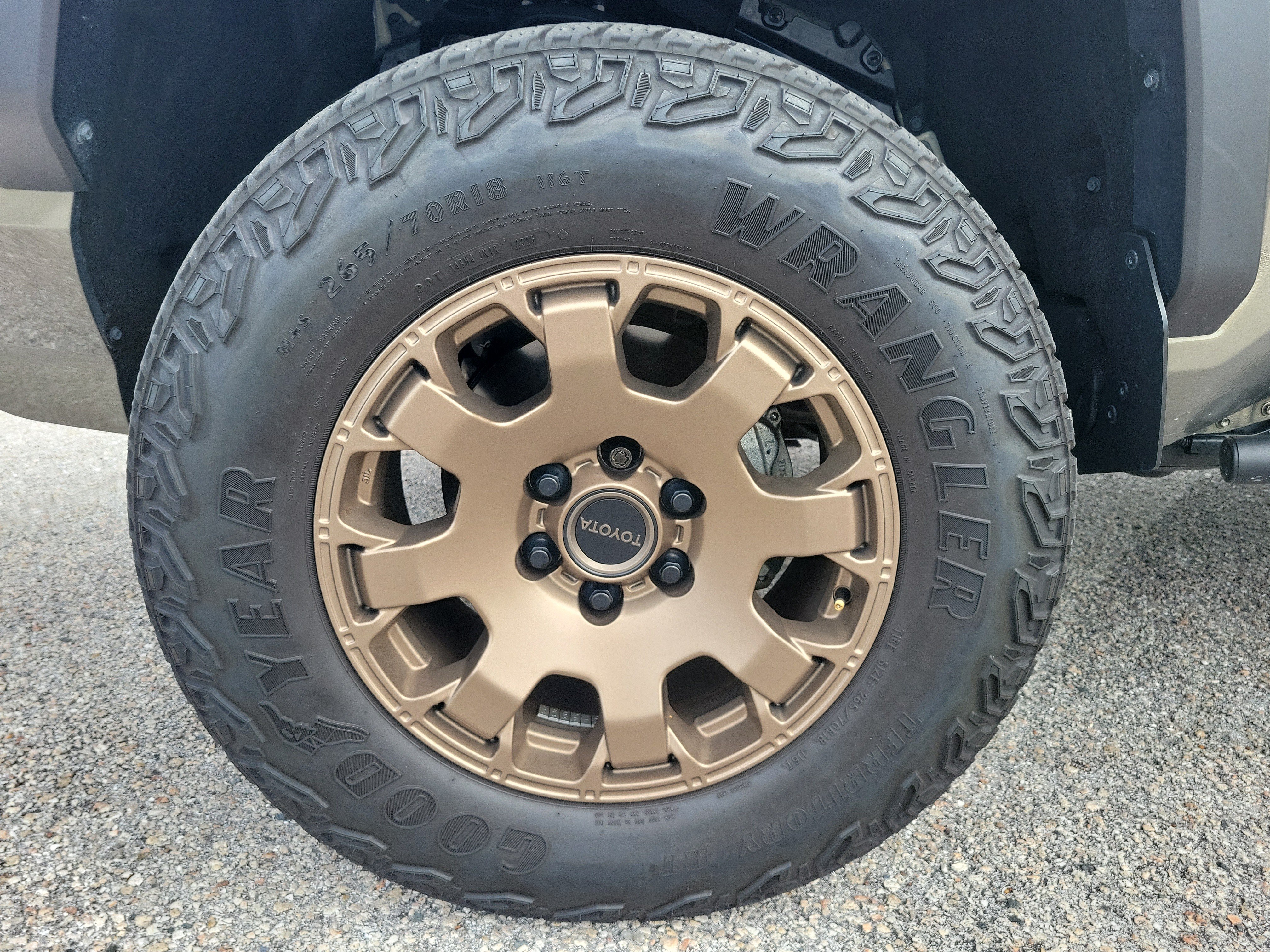 Used 2025 Toyota Tacoma 4x4 Double Cab Hybrid image 10