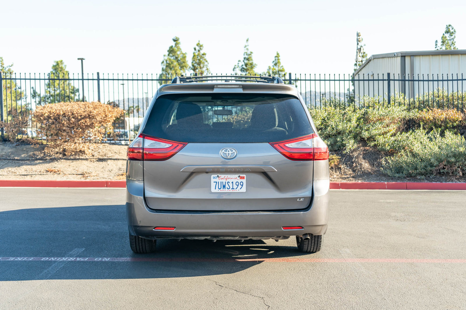 Certified 2017 Toyota Sienna LE w/ Cargo Management Package FWD image 8