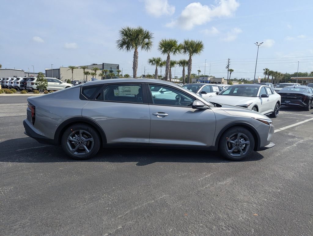 New 2026 Kia K4 LXS image 3