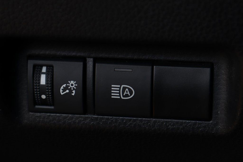 Used 2022 Toyota RAV4 XLE image 18