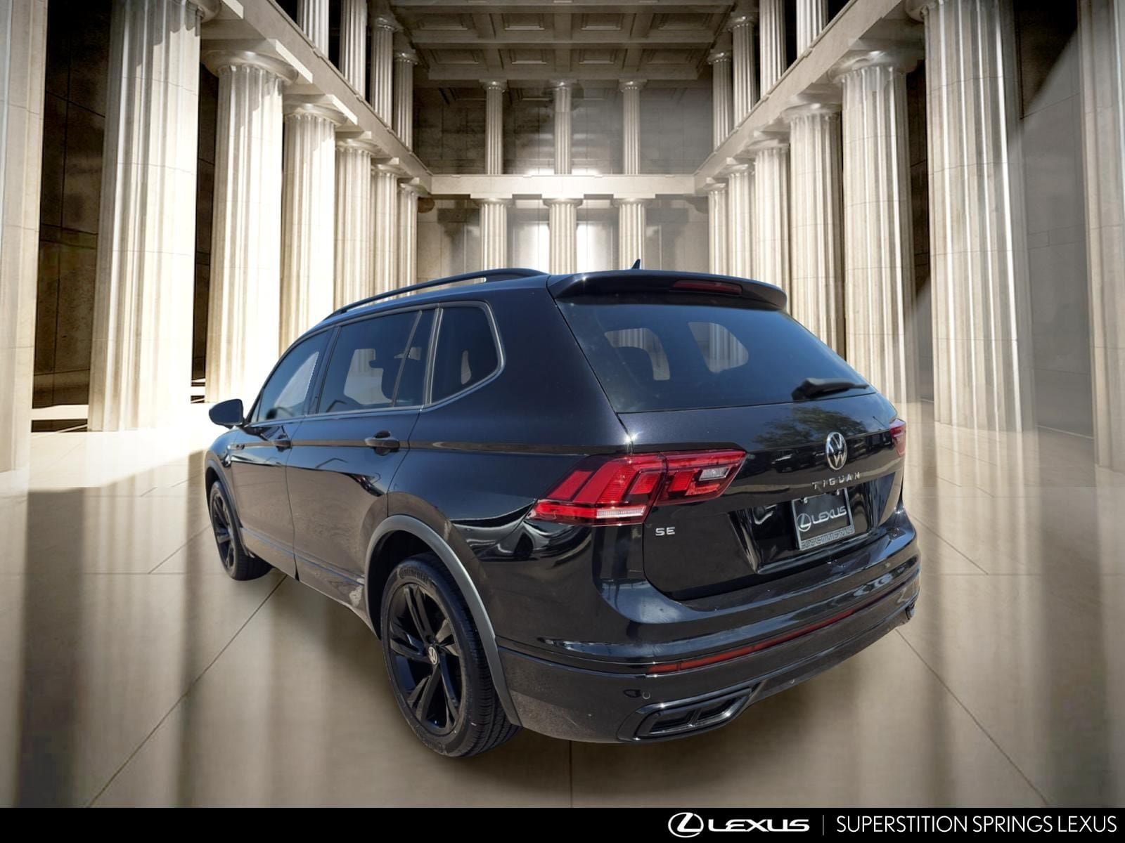 Used 2023 Volkswagen Tiguan SE R-Line FWD image 6