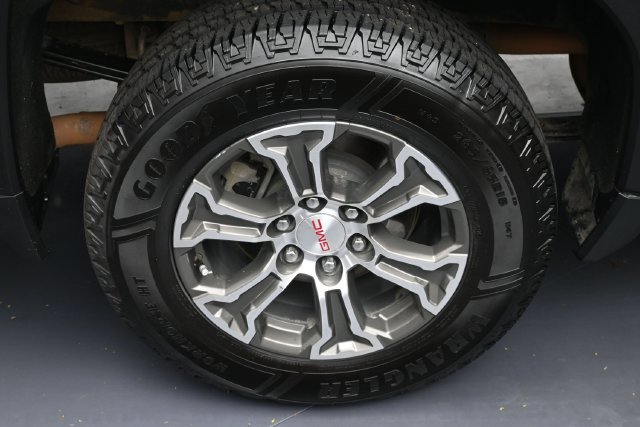 Used 2025 GMC Sierra 1500 SLT RWD image 5