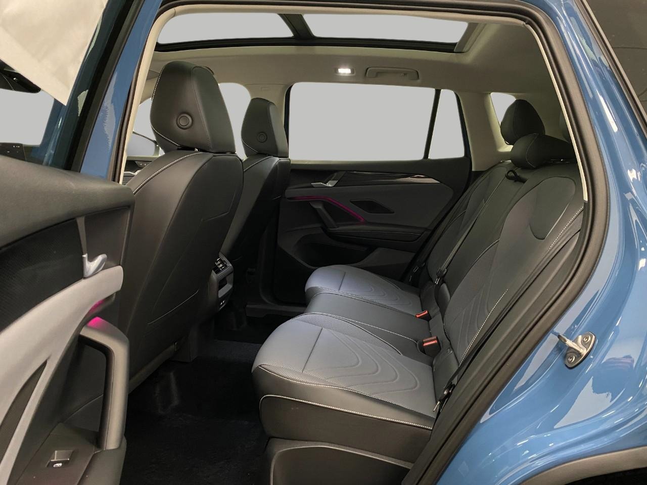 New 2026 Volkswagen Tiguan SE image 25