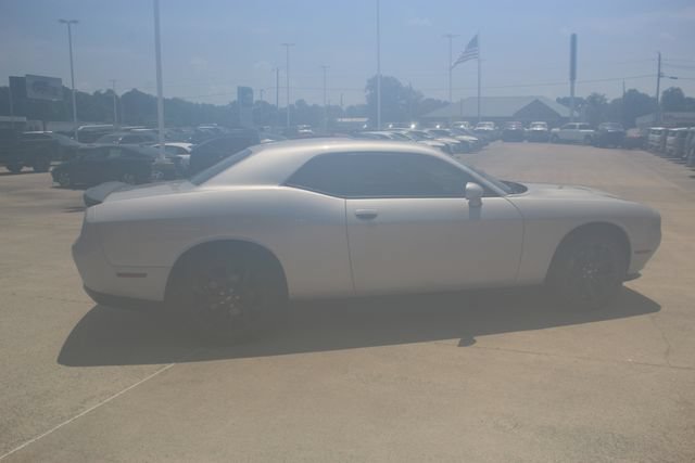 Used 2022 Dodge Challenger SXT w/ Plus Package RWD image 8