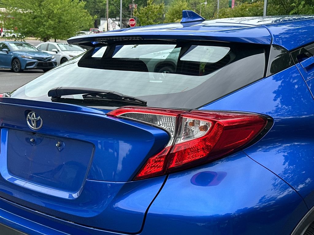 Used 2018 Toyota C-HR XLE FWD image 5
