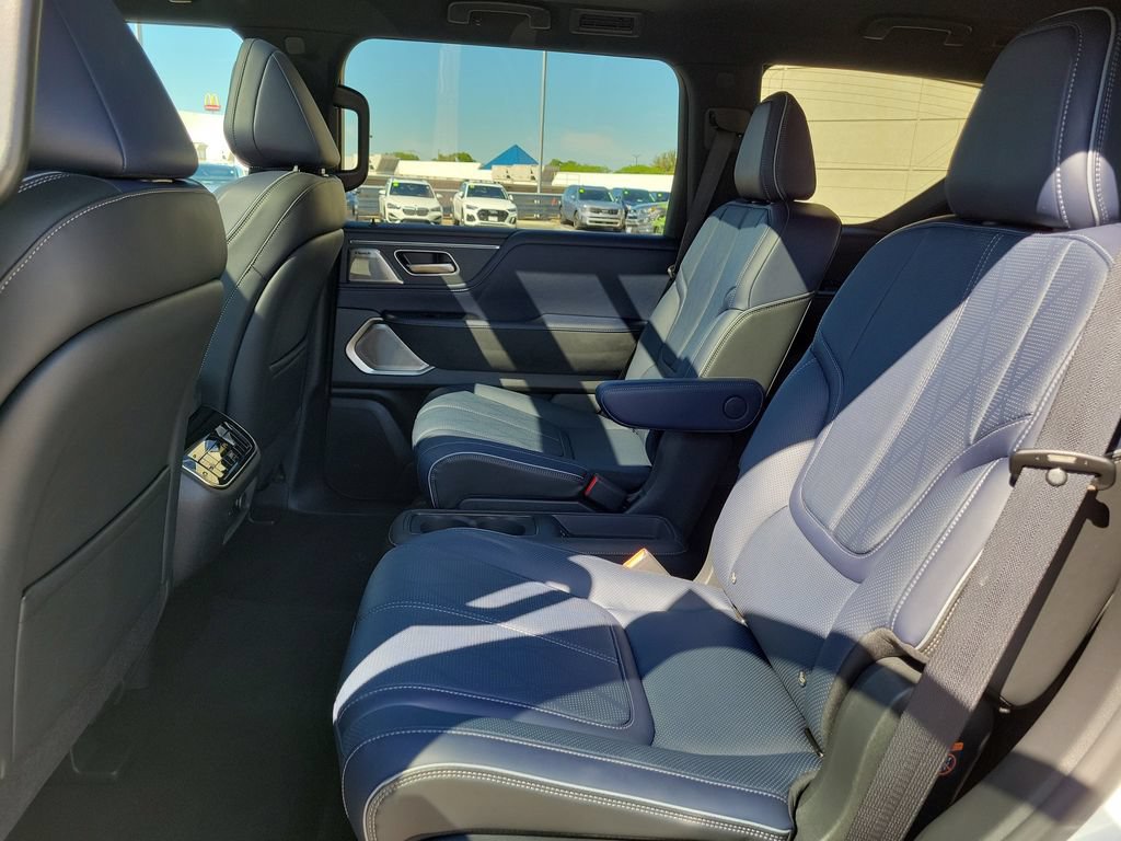 Used 2026 INFINITI QX80 4WD w/ Sport Exterior Package image 25
