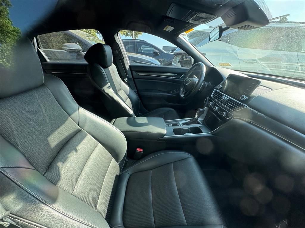 Used 2018 Honda Accord Sport image 3